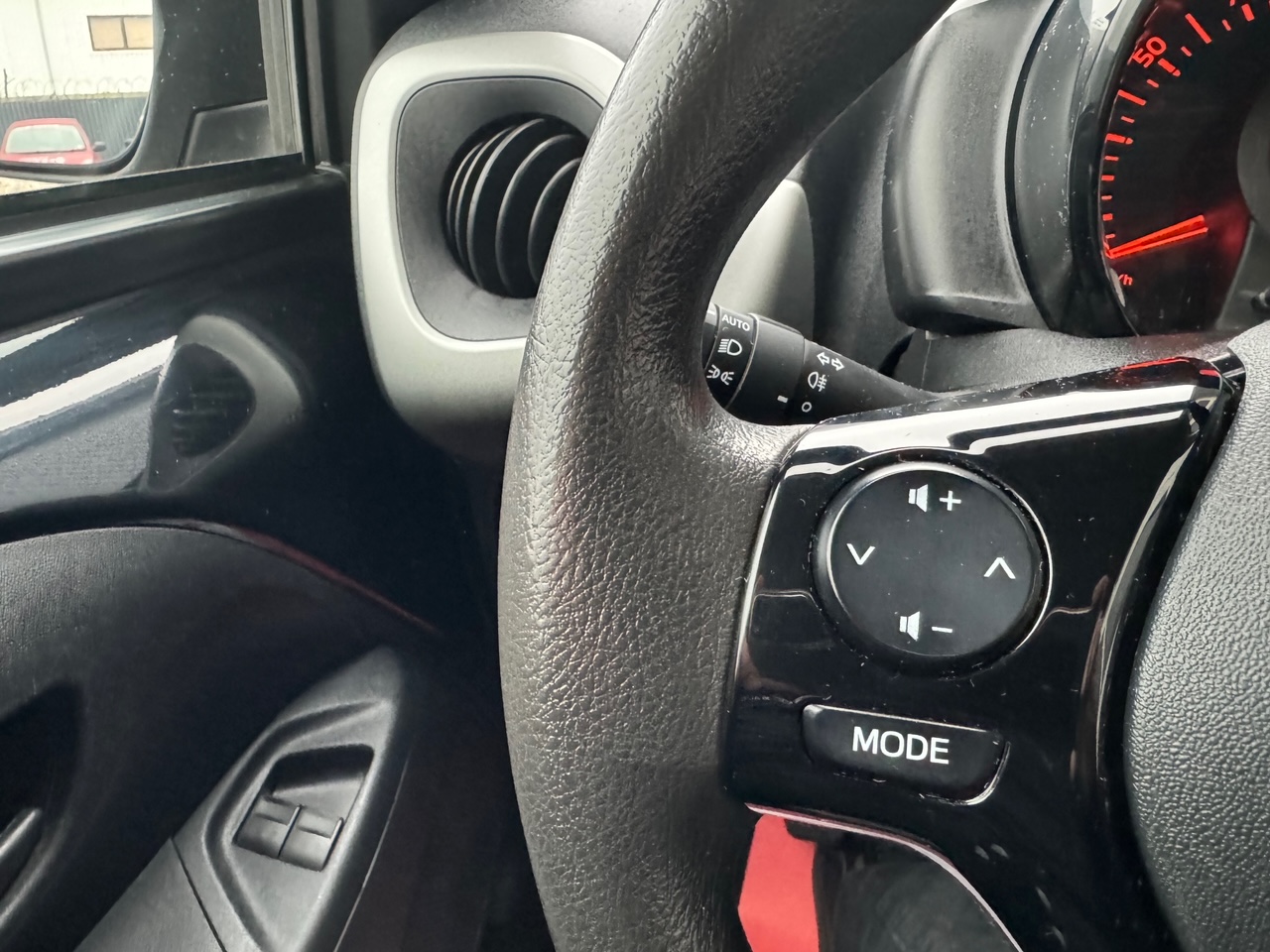 Citroën C1 1,2 PureTech 82 Iconic 5d