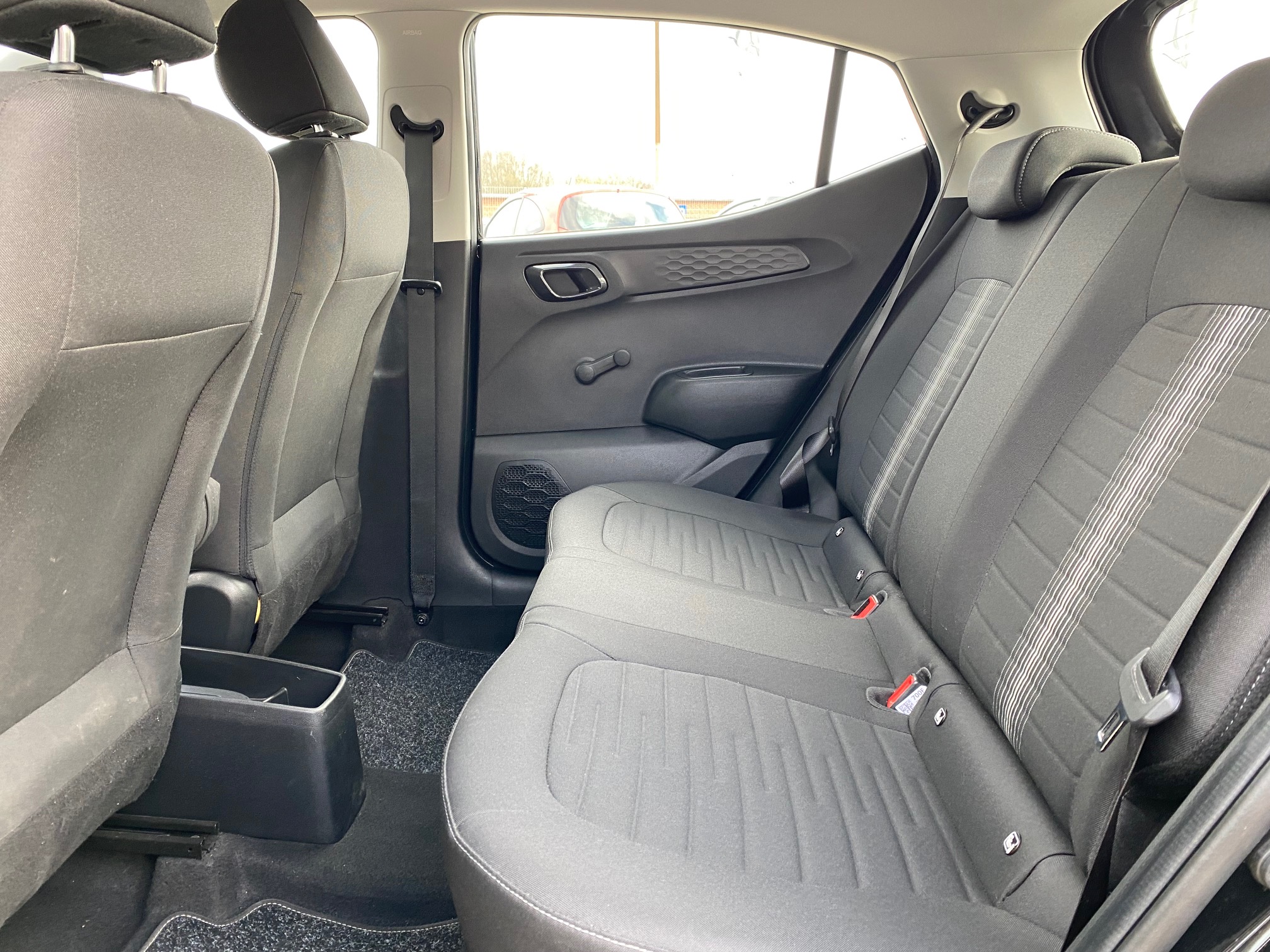 Hyundai i10 1,0 MPi Essential 5d