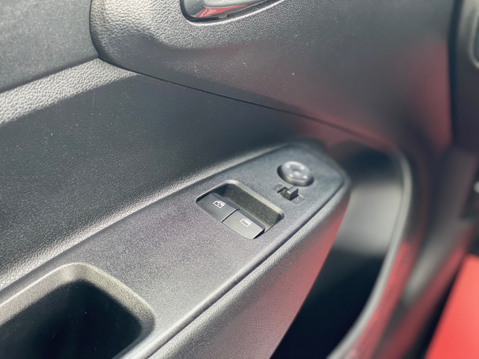 Hyundai i10 1,0 MPi Essential 5d