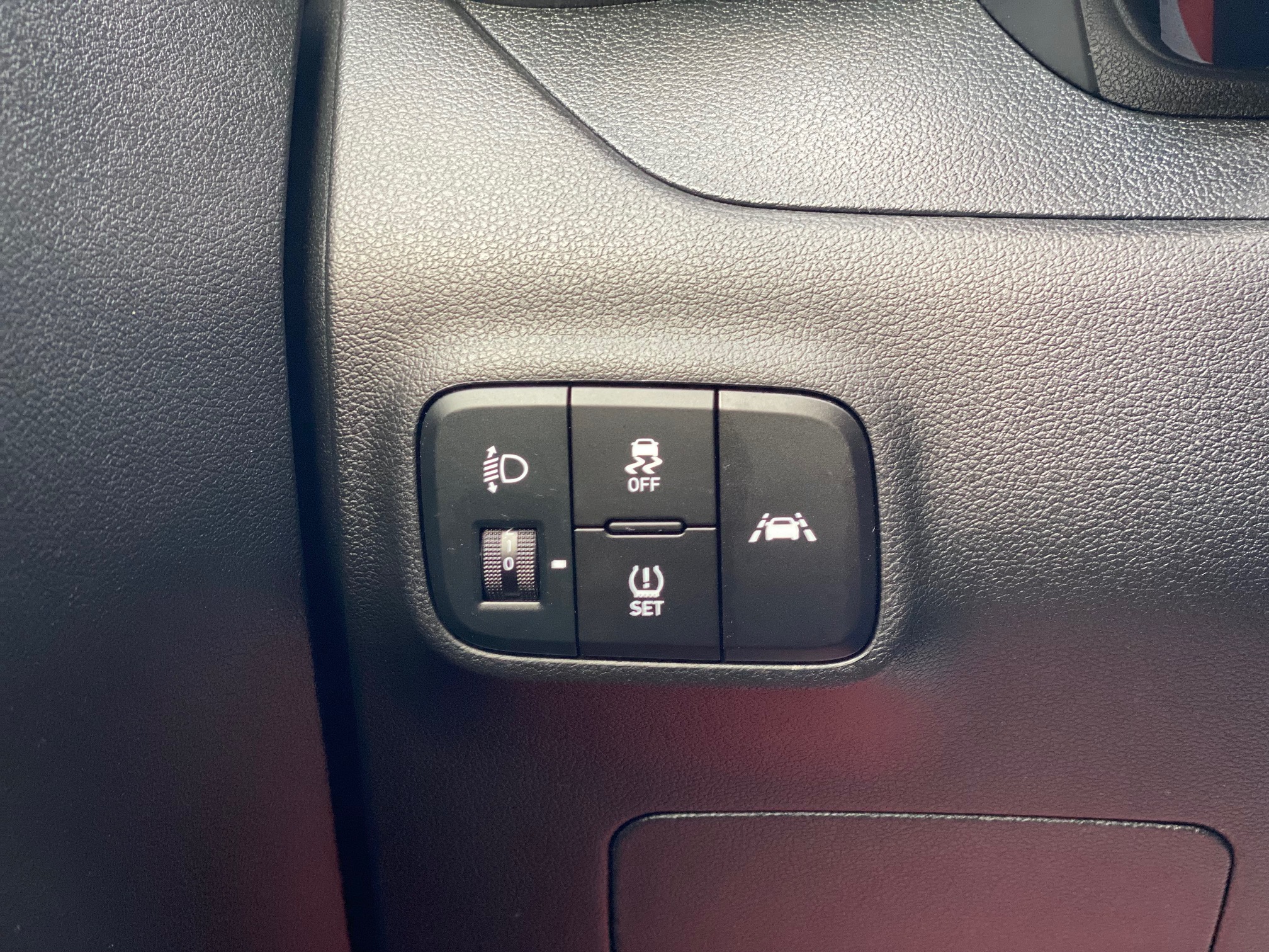 Hyundai i10 1,0 MPi Essential 5d