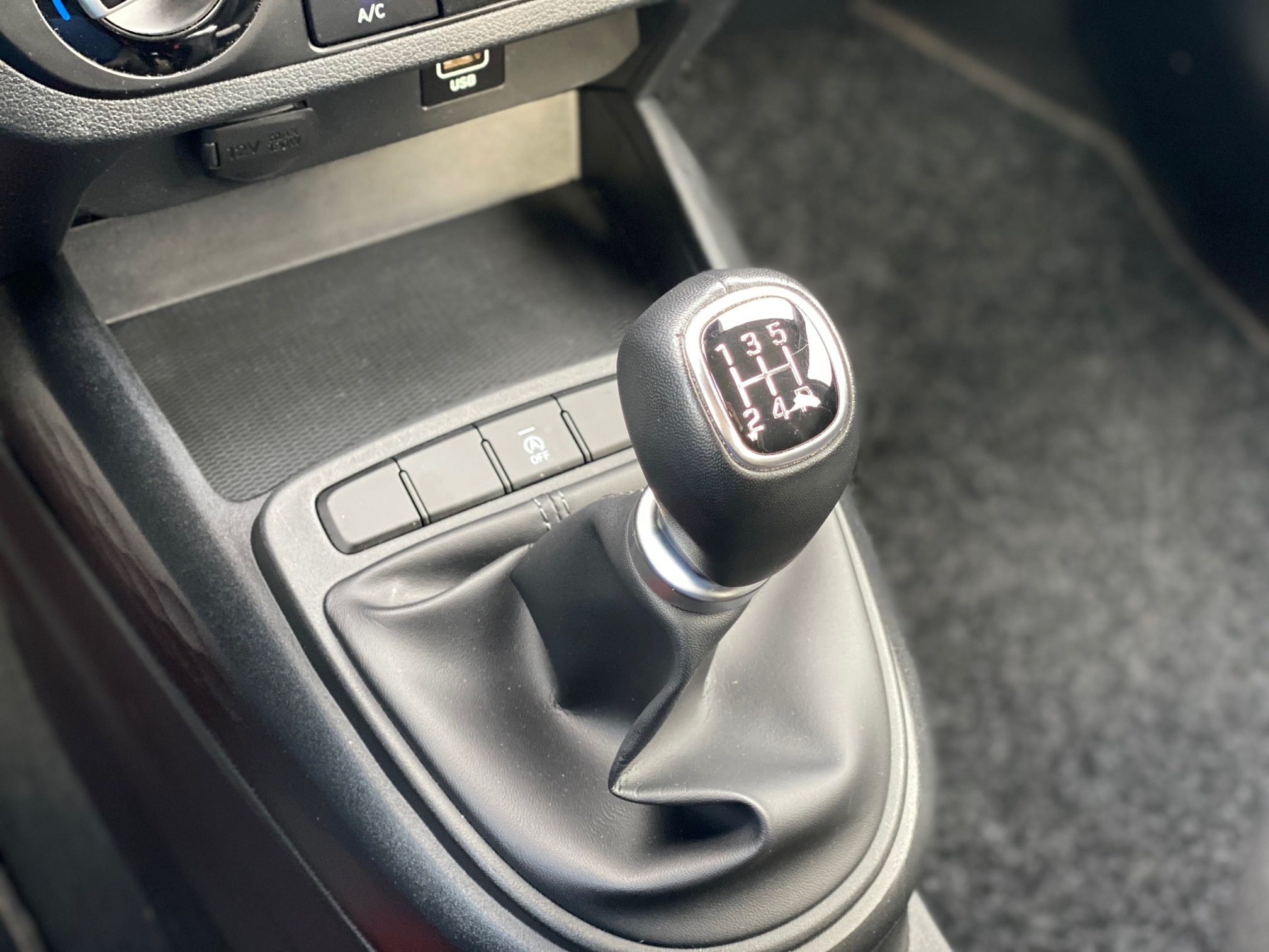 Hyundai i10 1,0 MPi Essential 5d