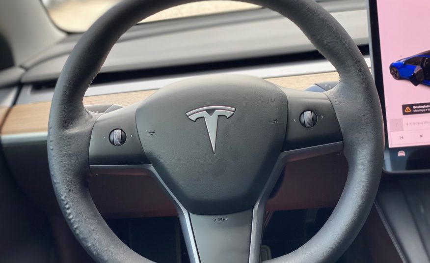 Tesla Model 3 Long Range AWD 4d