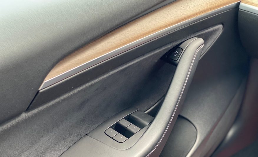 Tesla Model 3 Long Range AWD 4d
