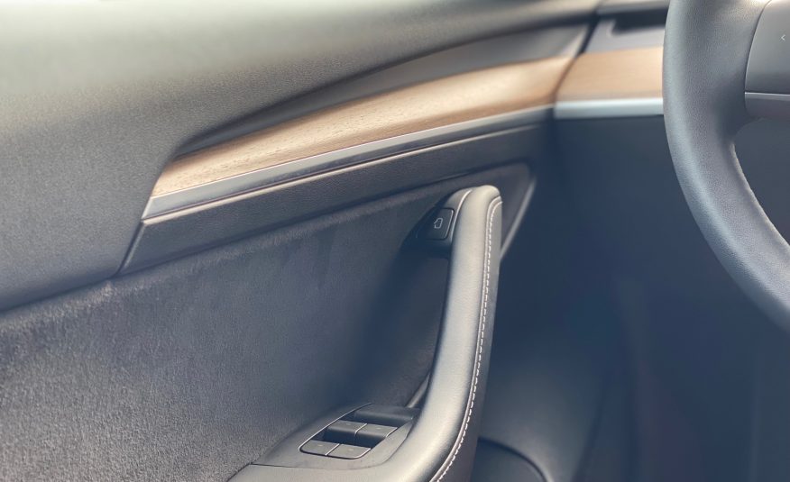 Tesla Model 3 Standard Range+ RWD 4d