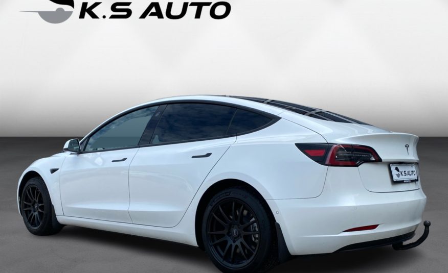 Tesla Model 3 Standard Range+ RWD 4d