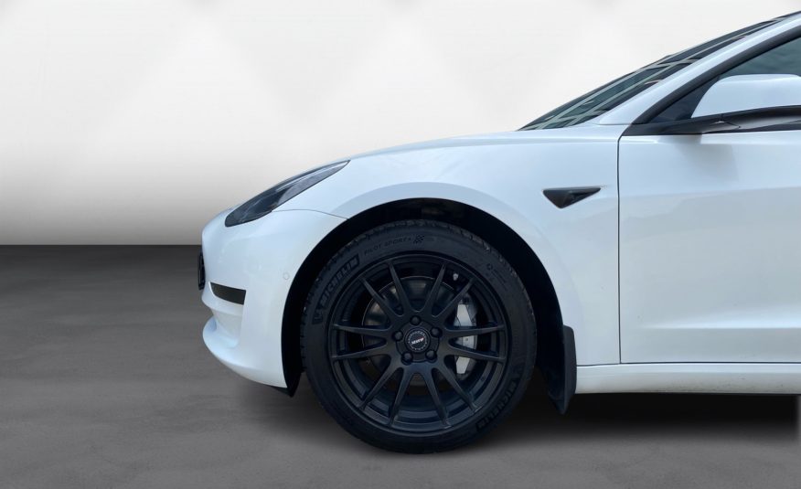 Tesla Model 3 Standard Range+ RWD 4d