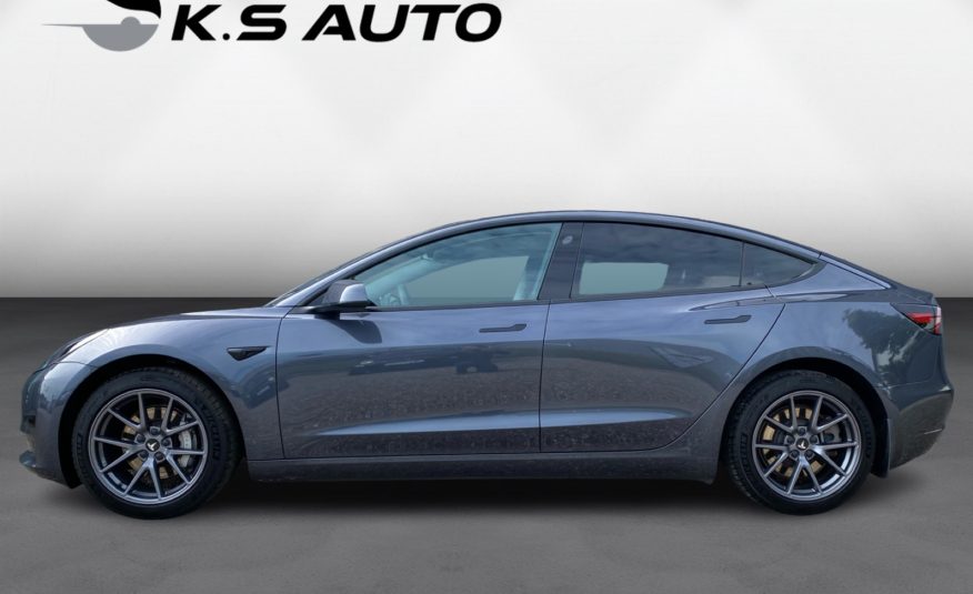 Tesla Model 3 Standard Range+ RWD 4d