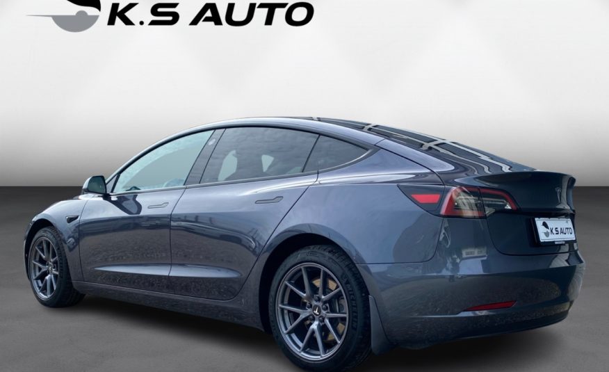 Tesla Model 3 Standard Range+ RWD 4d