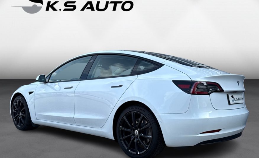 Tesla Model 3 Standard Range+ RWD 4d