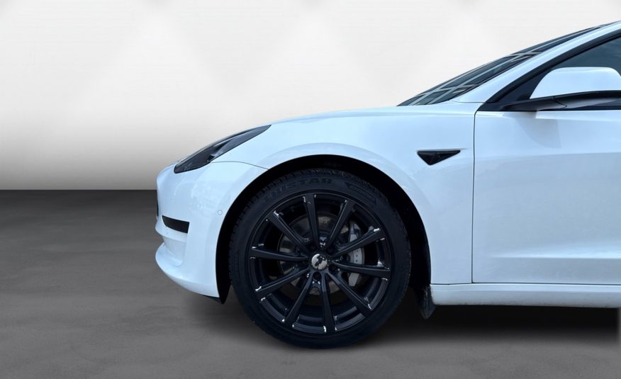 Tesla Model 3 Standard Range+ RWD 4d