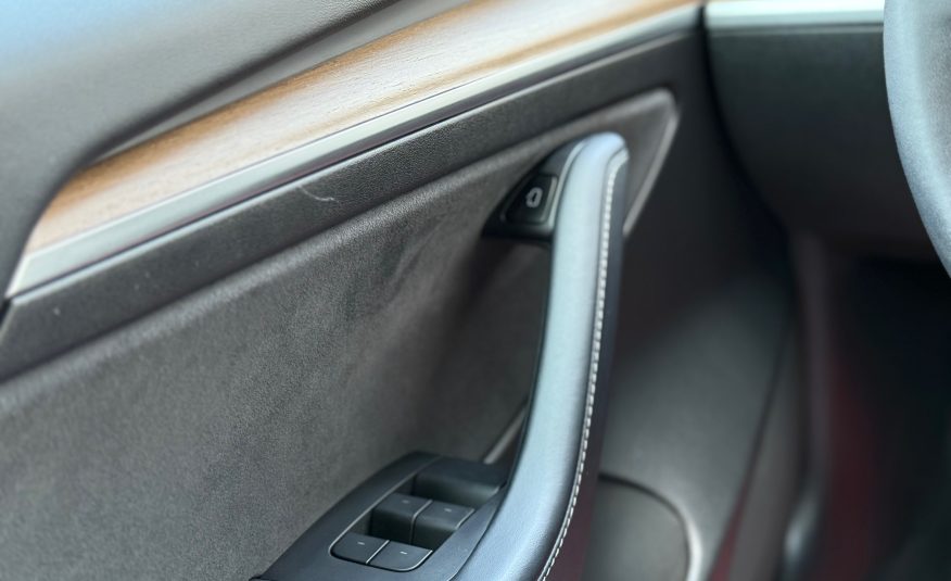 Tesla Model 3 Long Range AWD 4d