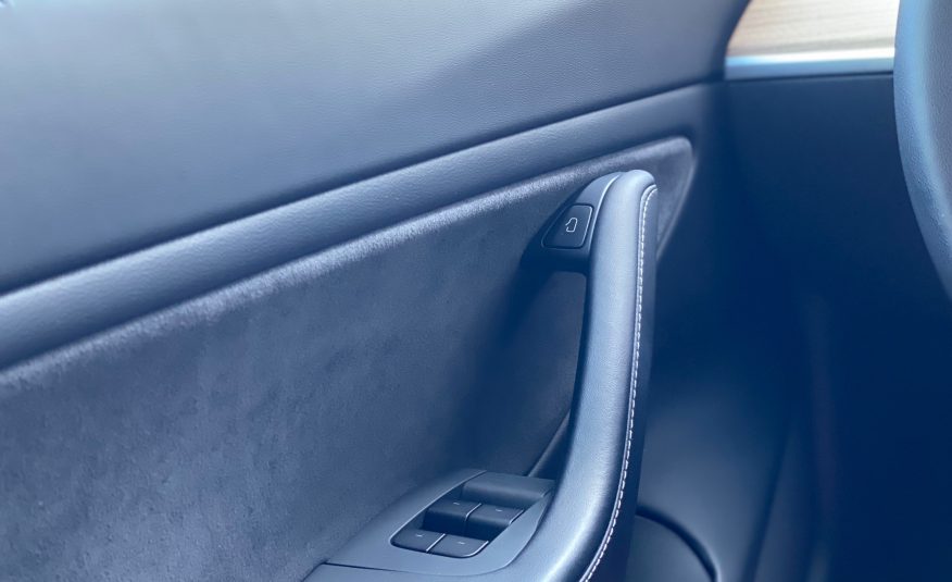Tesla Model 3 Long Range AWD 4d