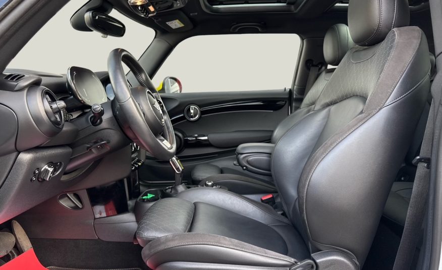 MINI Cooper SE Maximise 3d