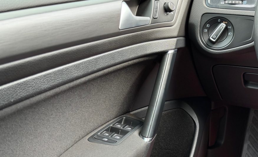 VW Golf VII 1,5 TSi 130 Comfortline Variant 5d