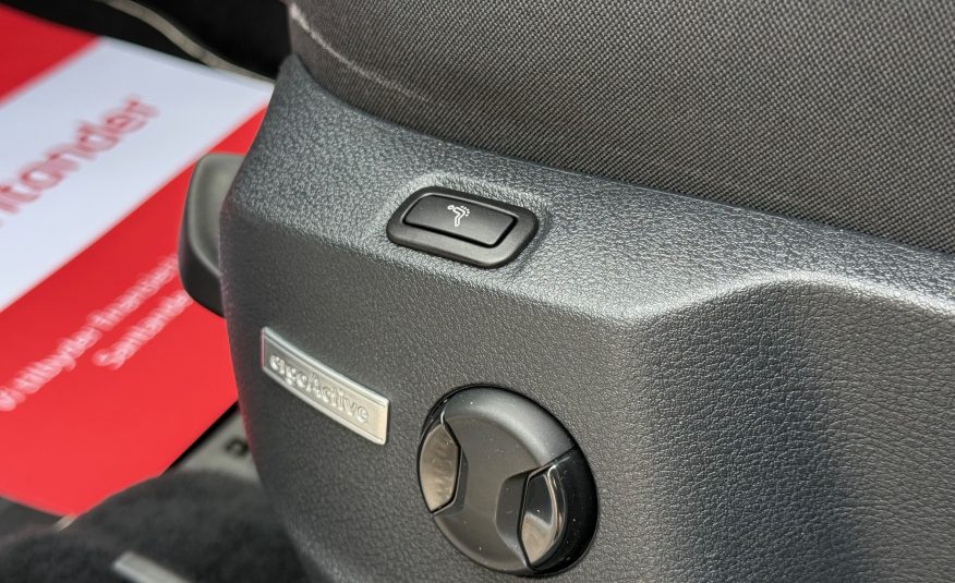 VW Golf VII 1,5 TSi 130 Comfortline Variant 5d