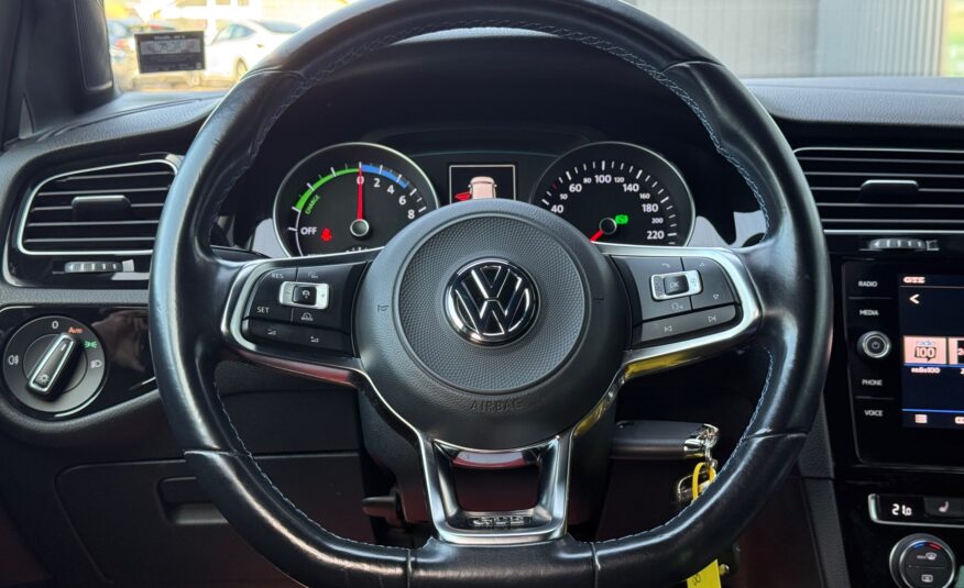 VW Golf VII 1,4 GTE DSG 5d