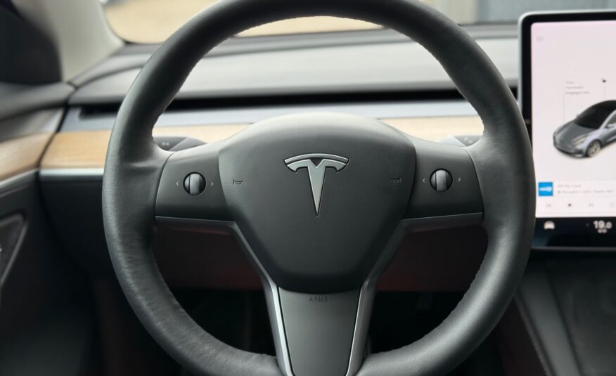 Tesla Model 3 Long Range AWD 4d