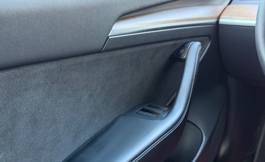 Tesla Model 3 RWD 4d
