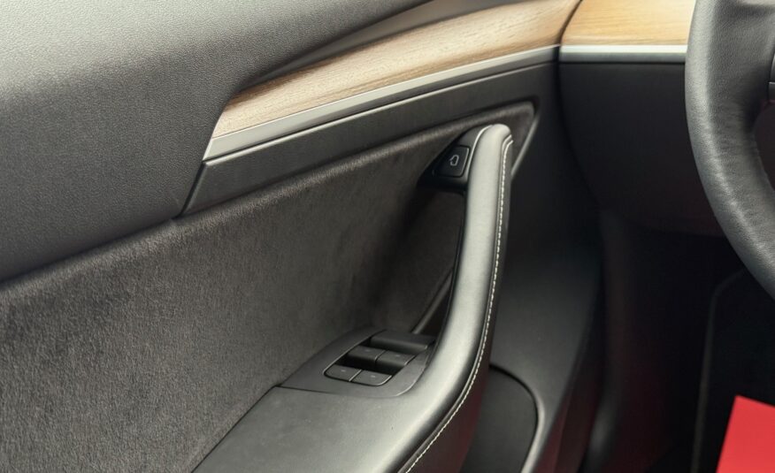 Tesla Model 3 Long Range AWD 4d