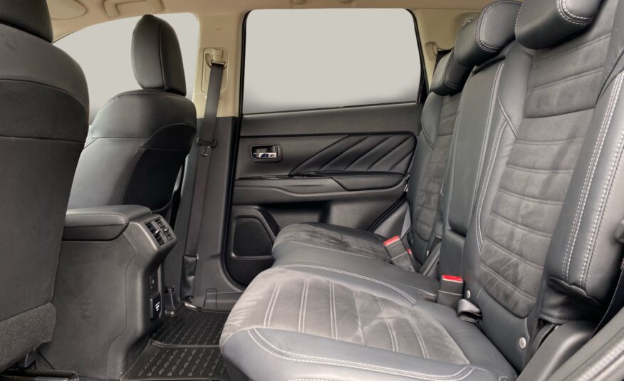 Mitsubishi Outlander 2,4 PHEV Limited CVT 4WD 5d