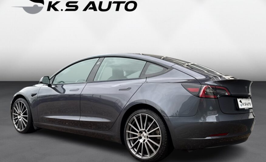 Tesla Model 3 Long Range AWD 4d