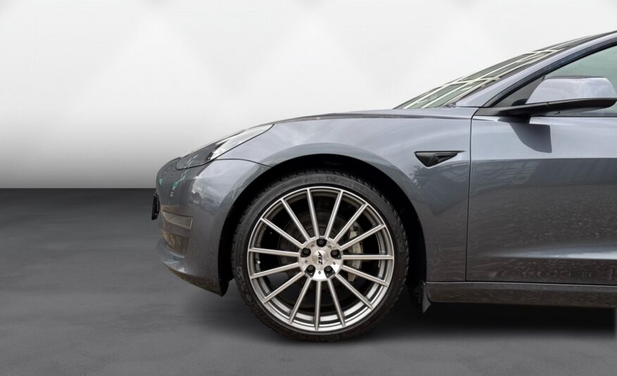 Tesla Model 3 Long Range AWD 4d