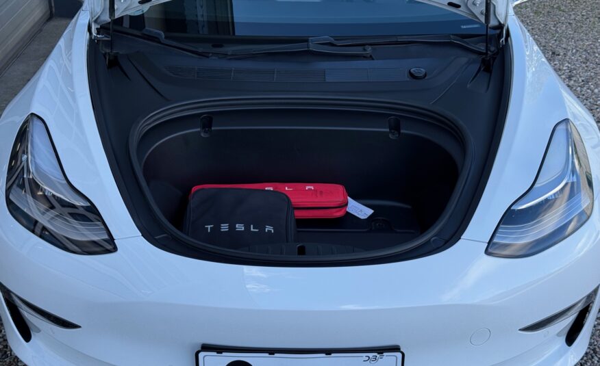 Tesla Model 3 Long Range AWD 4d