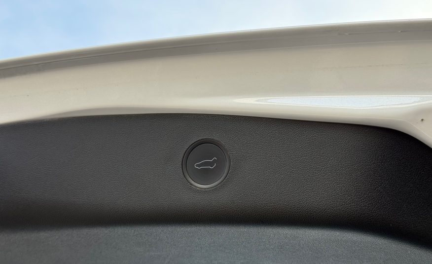 Tesla Model 3 Long Range AWD 4d