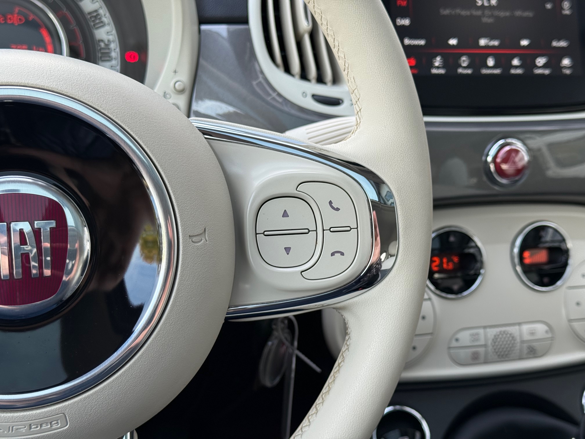 Fiat 500 1,0 Hybrid Lounge 2d