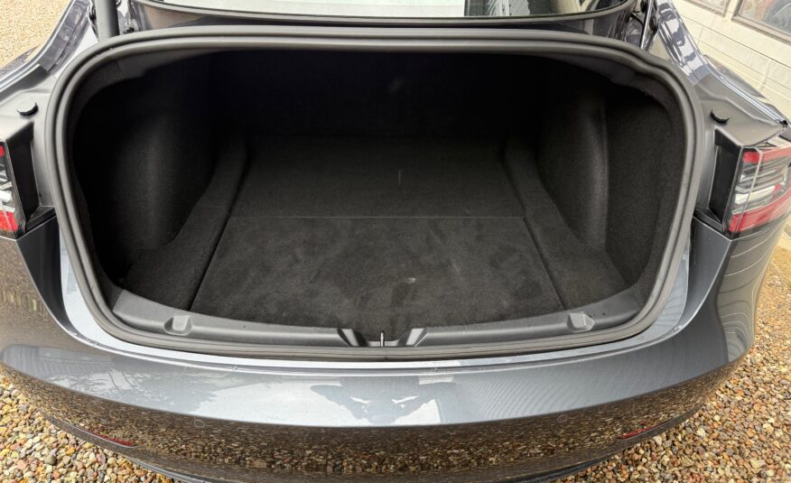 Tesla Model 3 Long Range AWD 4d
