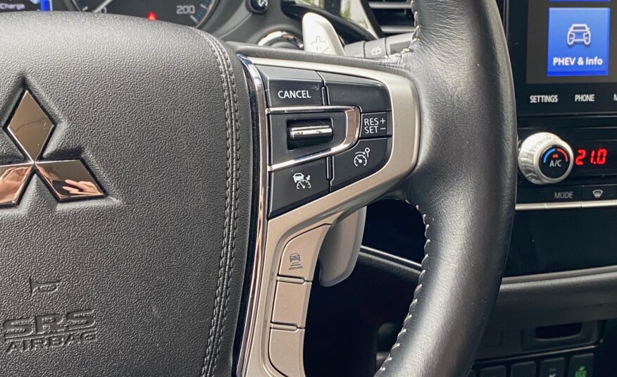 Mitsubishi Outlander 2,4 PHEV Limited CVT 4WD 5d