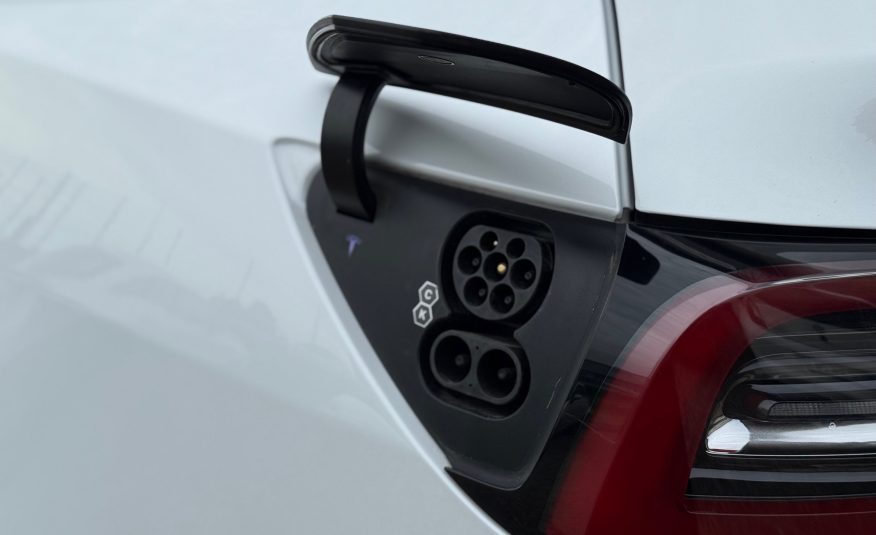 Tesla Model 3 Long Range AWD 4d