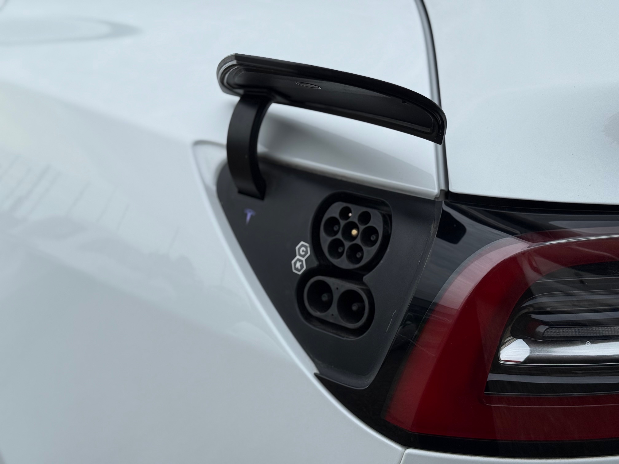 Tesla Model Y Long Range AWD 4d