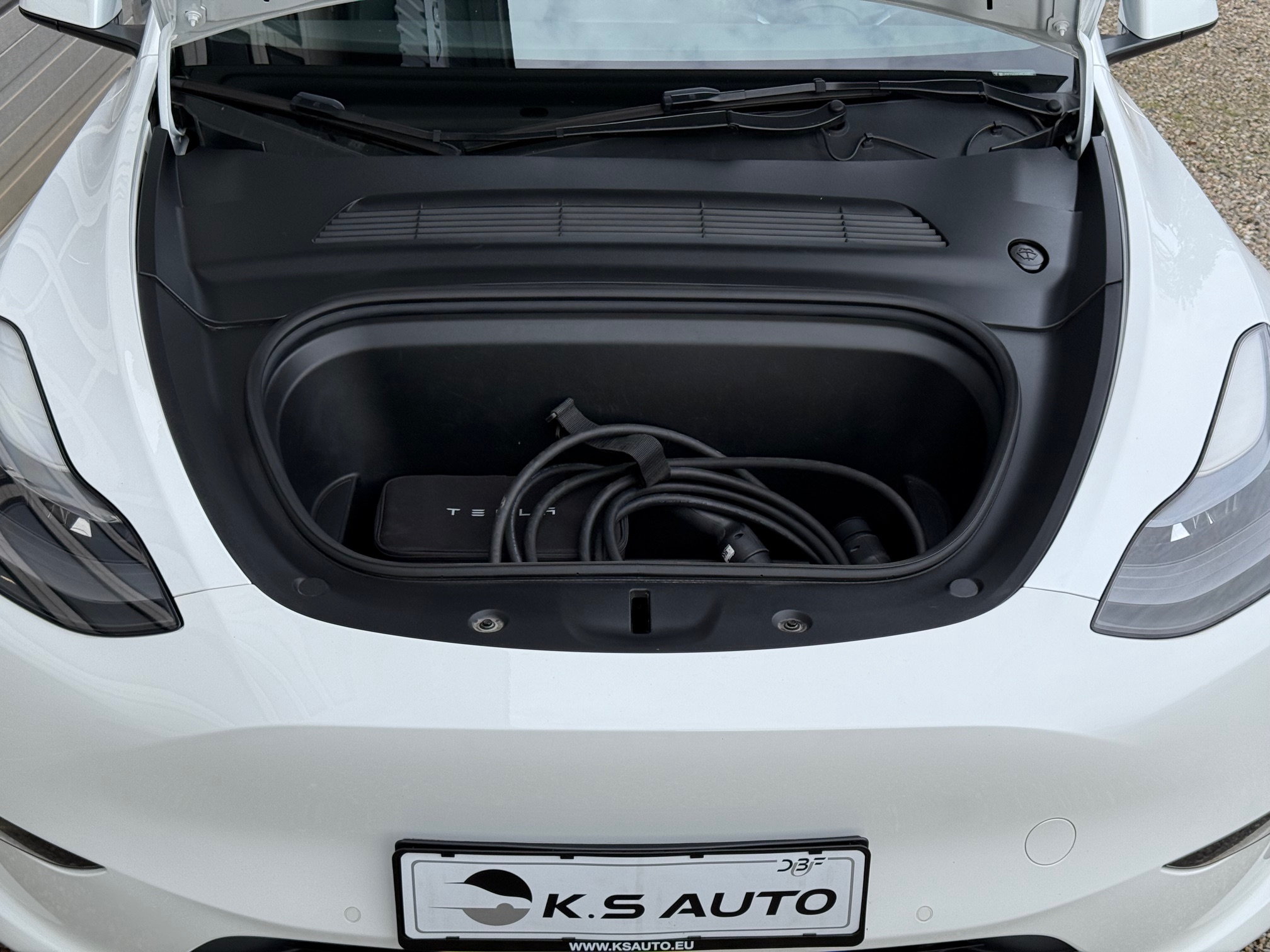 Tesla Model Y Long Range AWD 4d