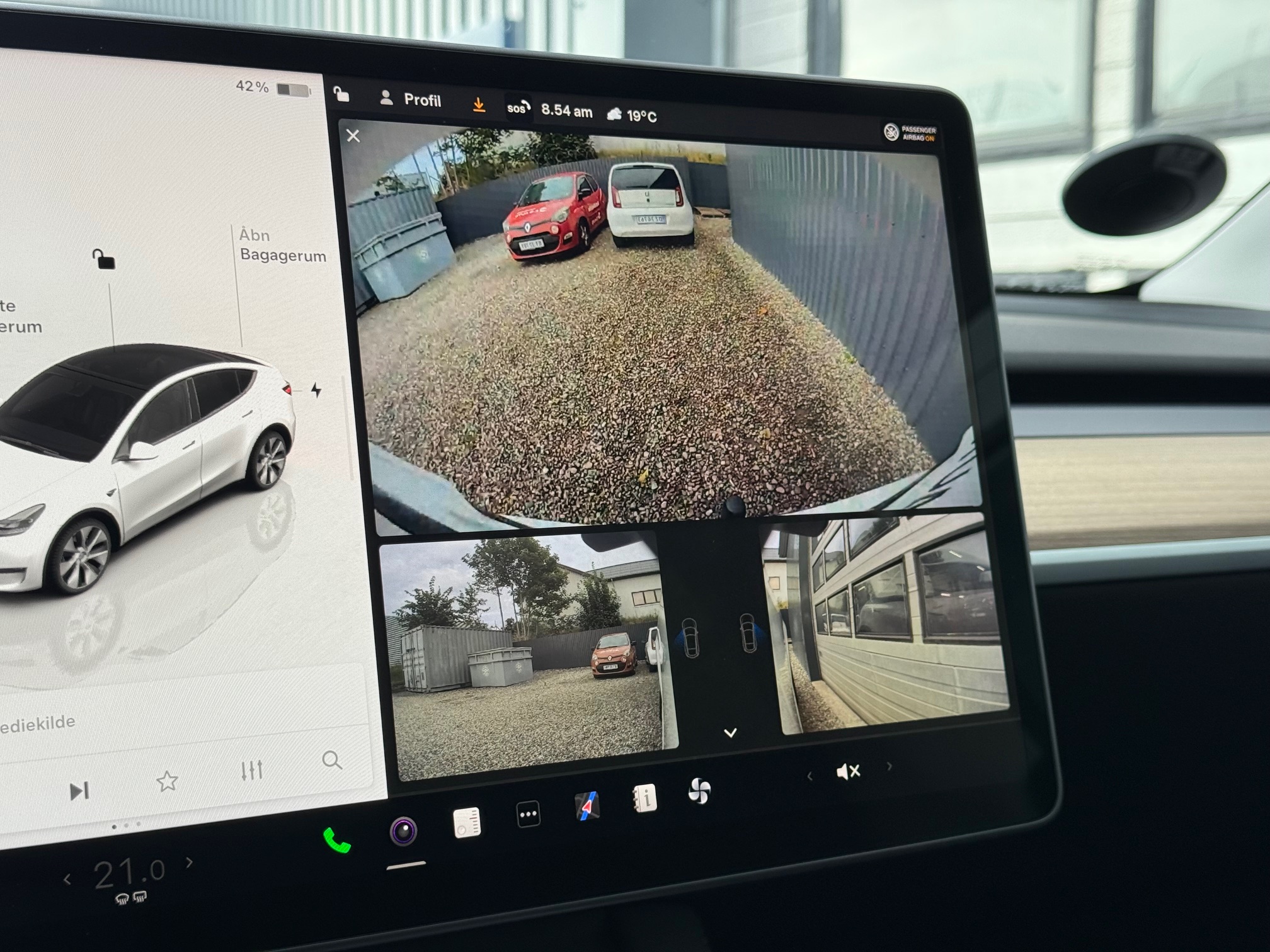 Tesla Model Y Long Range AWD 4d