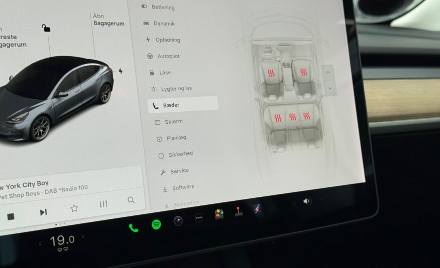Tesla Model 3 Long Range AWD 4d