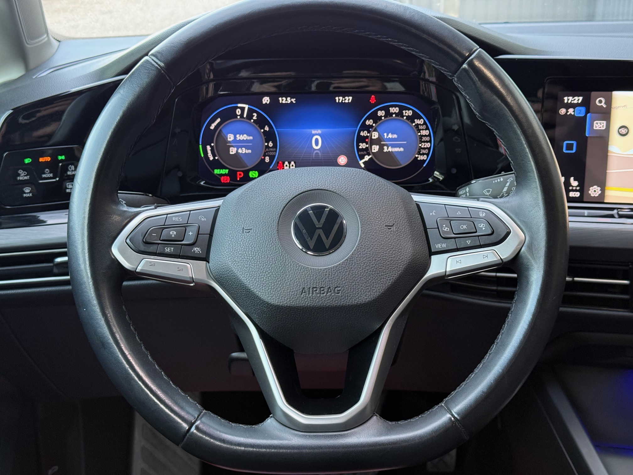 VW Golf VIII 1,4 eHybrid DSG 5d