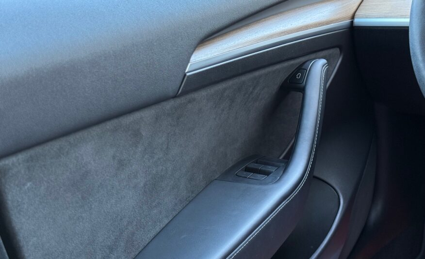 Tesla Model 3 RWD 4d