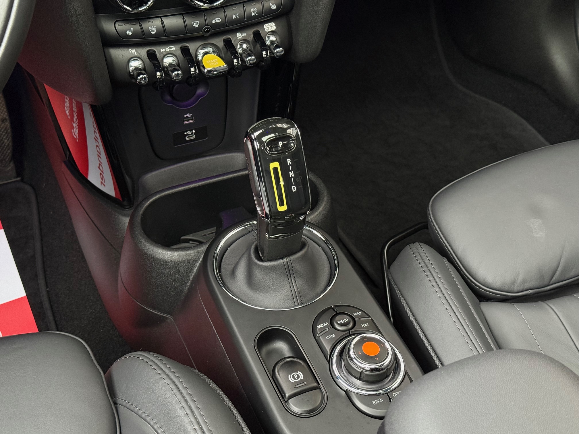 MINI Cooper SE Yours Trim 3d