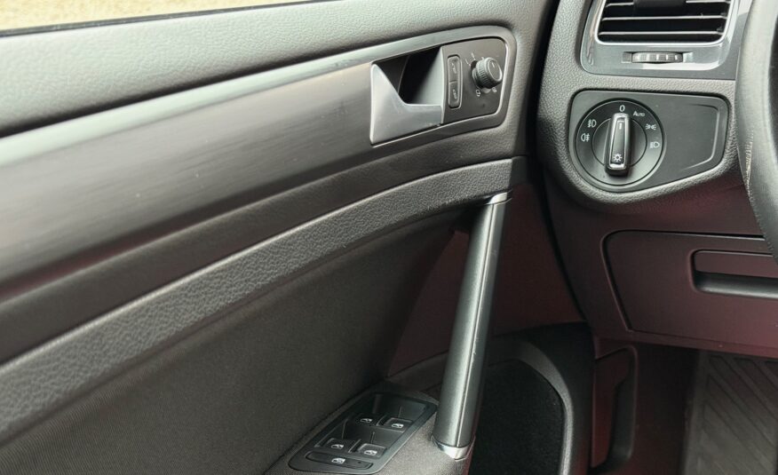 VW Golf VII 1,5 TSi 130 Comfortline DSG 5d