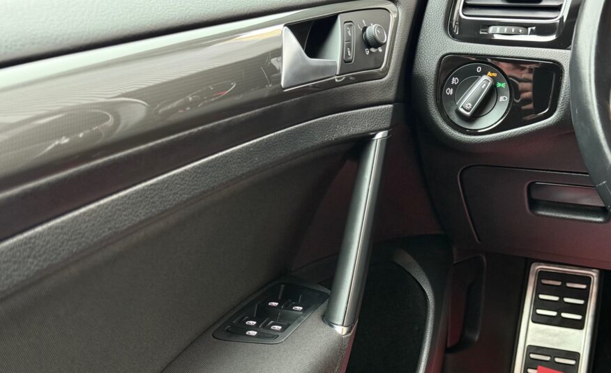 VW Golf VII 1,6 TDi 115 IQ.Drive DSG 5d