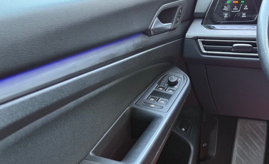VW Golf VIII 1,4 eHybrid DSG 5d