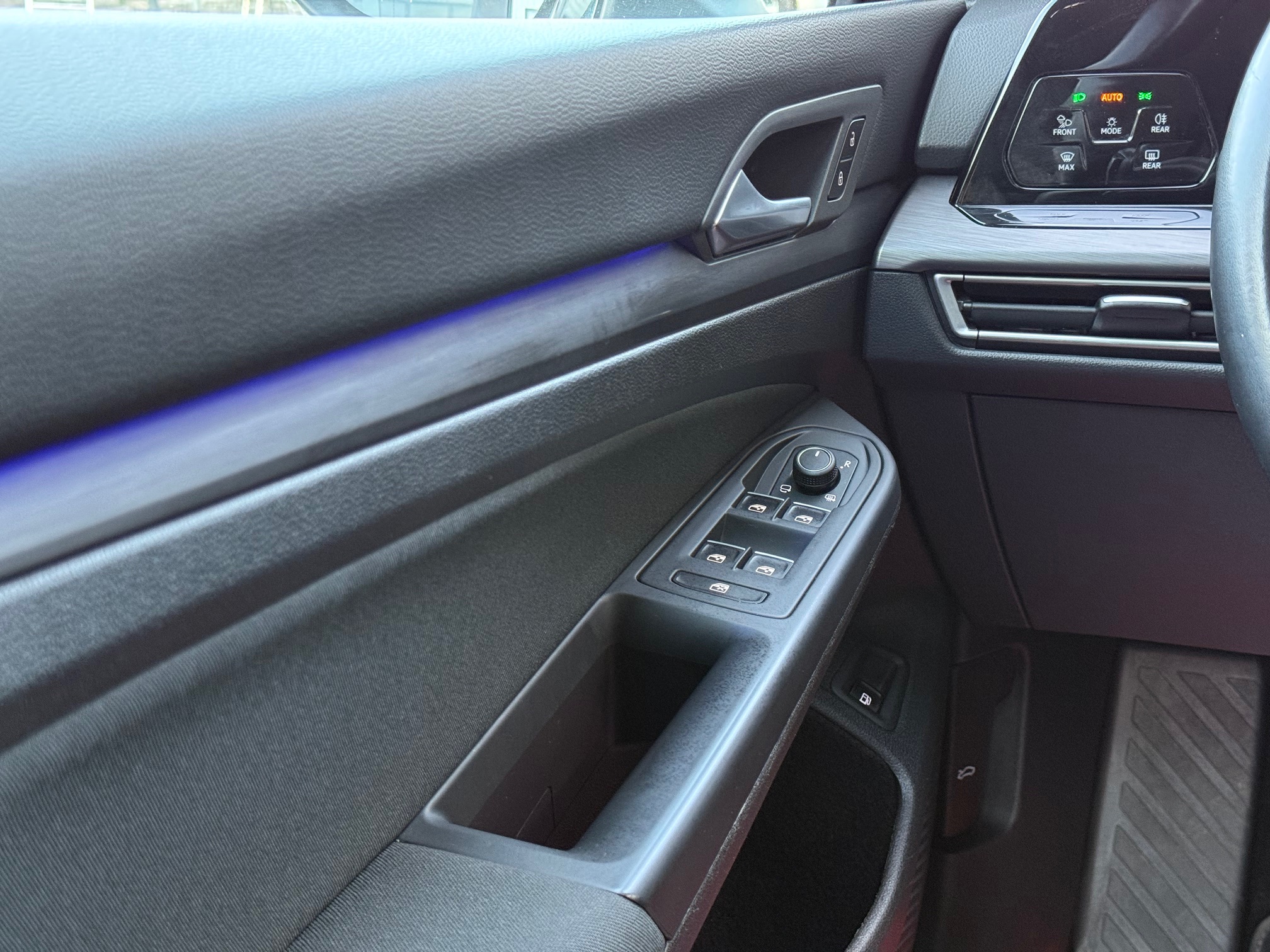 VW Golf VIII 1,4 eHybrid DSG 5d