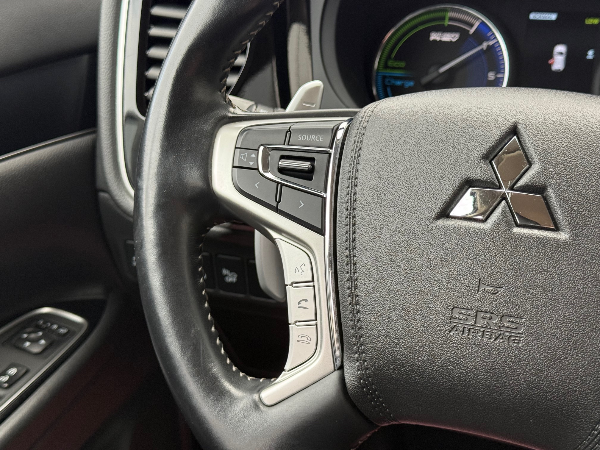 Mitsubishi Outlander 2,4 PHEV Intense CVT 4WD 5d