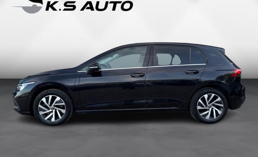 VW Golf VIII 1,4 eHybrid DSG 5d