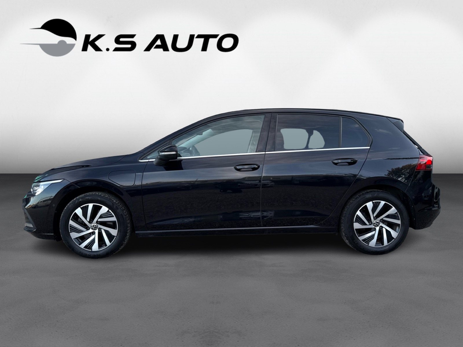 VW Golf VIII 1,4 eHybrid DSG 5d