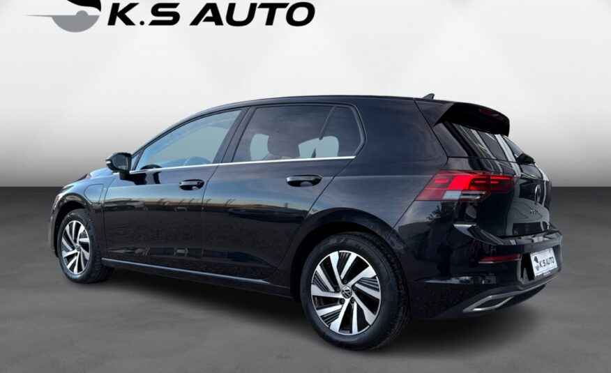 VW Golf VIII 1,4 eHybrid DSG 5d
