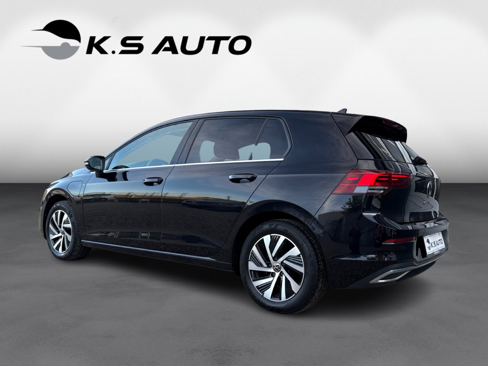 VW Golf VIII 1,4 eHybrid DSG 5d