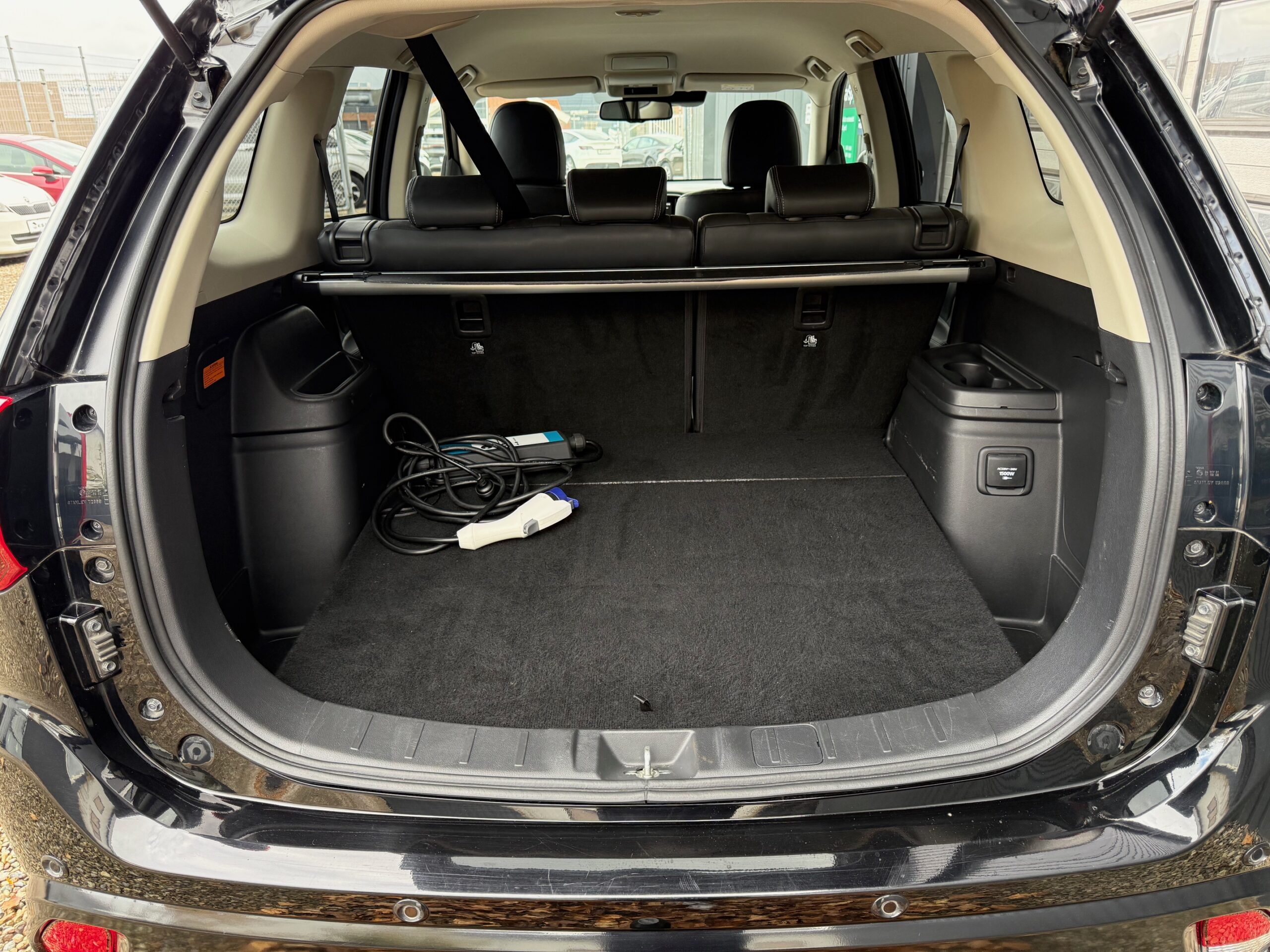 Mitsubishi Outlander 2,4 PHEV Intense CVT 4WD 5d