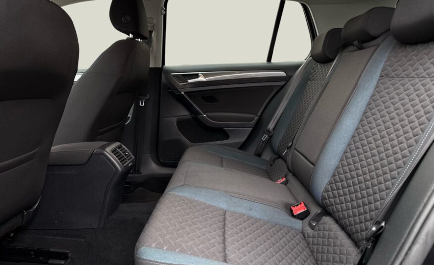 VW Golf VII 1,6 TDi 115 IQ.Drive DSG 5d